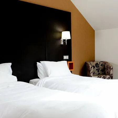 Hotel Logis La Breche De Roland