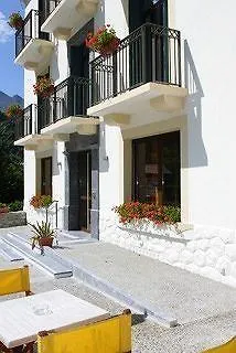 Hotel Logis La Breche De Roland 3*
