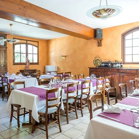 Hotel Logis La Breche De Roland