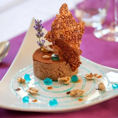 Hotel Logis La Breche De Roland 3*