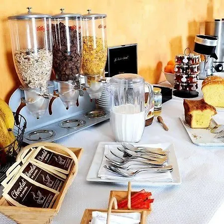 Hotel Logis La Breche De Roland