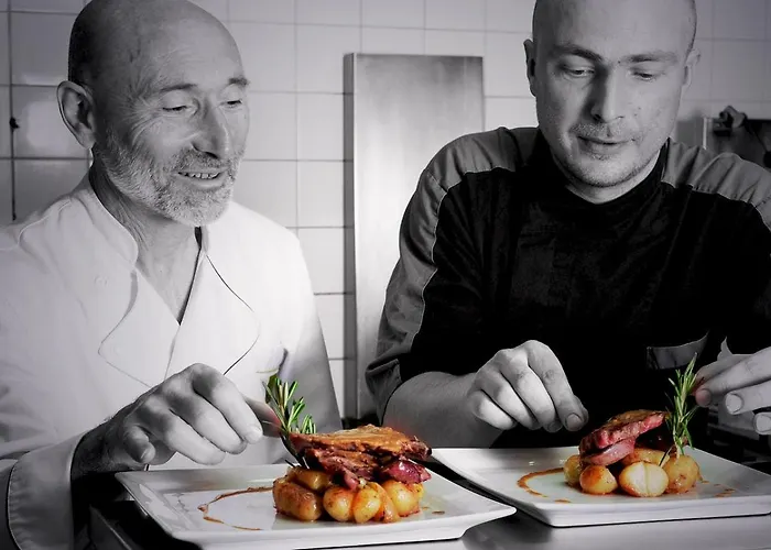 Hotel Logis La Breche De Roland Gedre