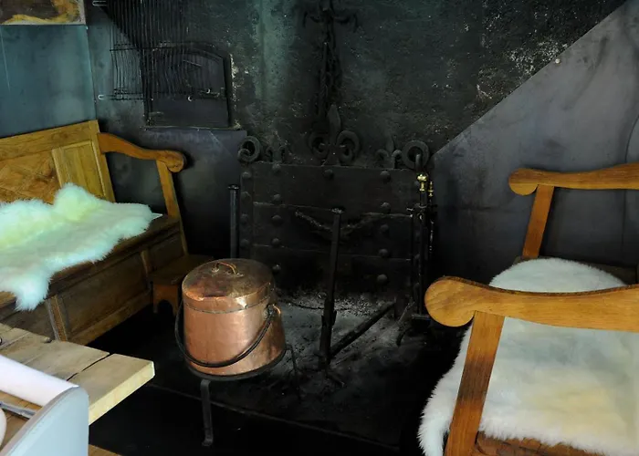 Logis La Breche De Roland Gedre