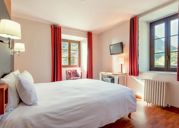 Logis La Breche De Roland Hotel 3*