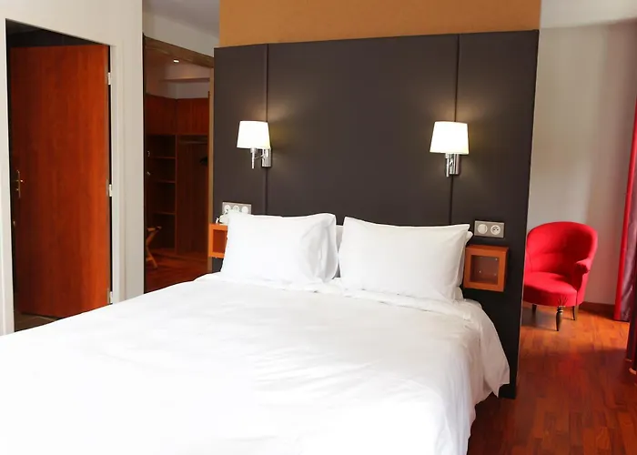 Hotel Logis La Breche De Roland 3*