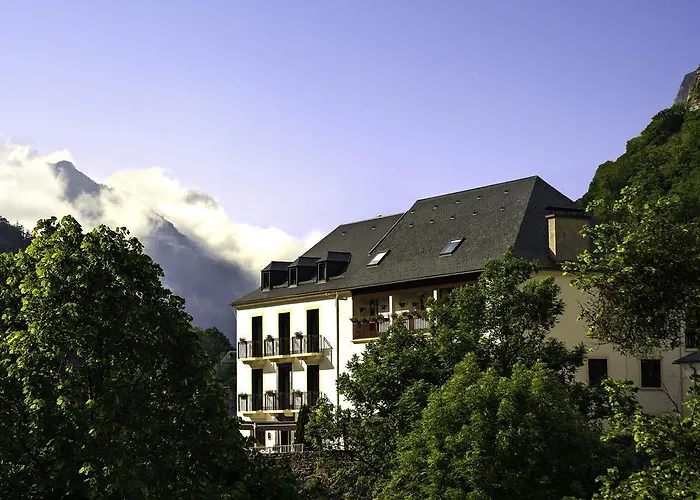 Logis La Breche De Roland Hotel