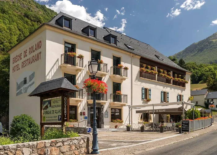 Hotel Logis La Breche De Roland