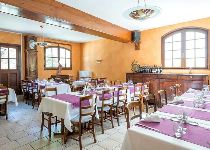 Hotel Logis La Breche De Roland